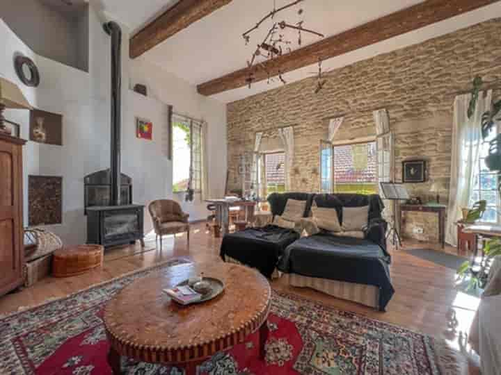 8 bedrooms house for sale in Caromb, France