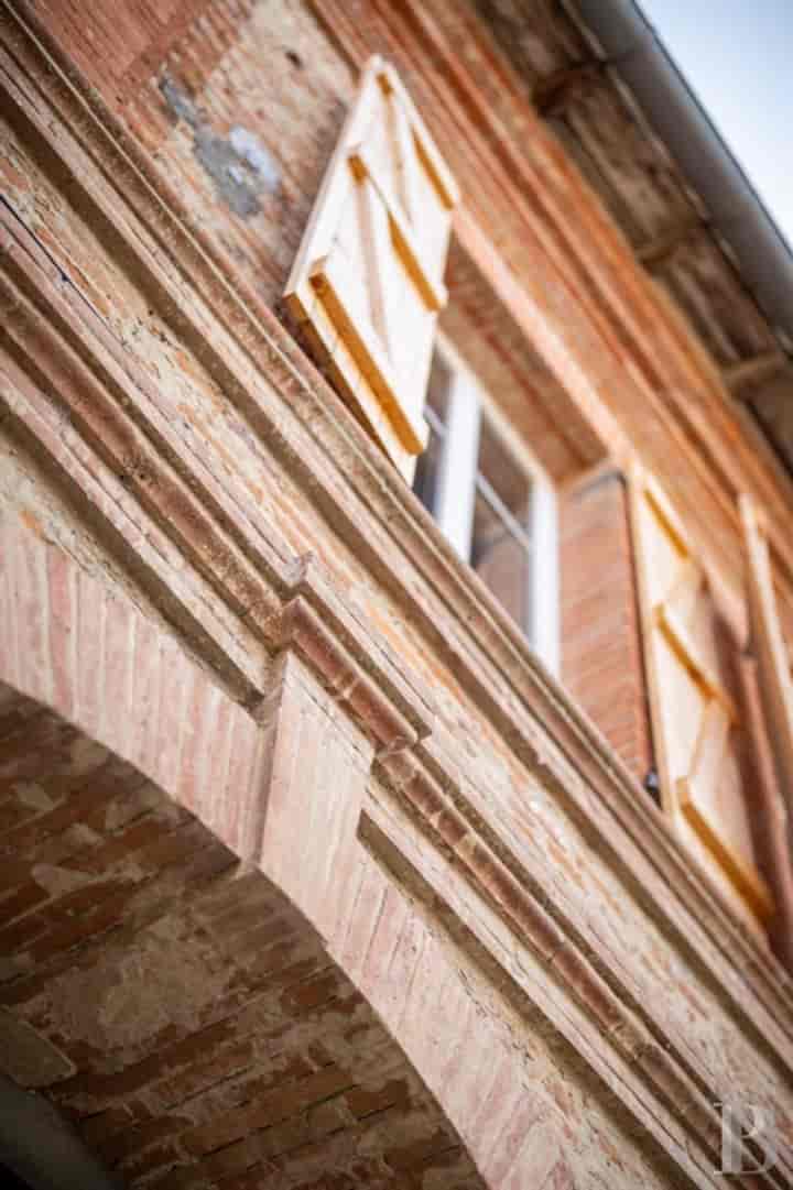 6 bedrooms house for sale in Montech, France