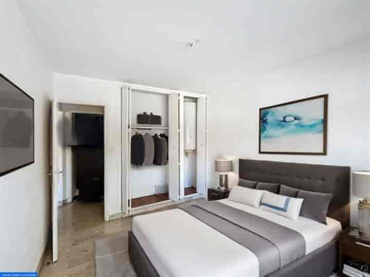 1 bedroom other for sale in Toulon, France