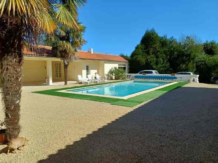 4 bedrooms house for sale in Iteuil, France