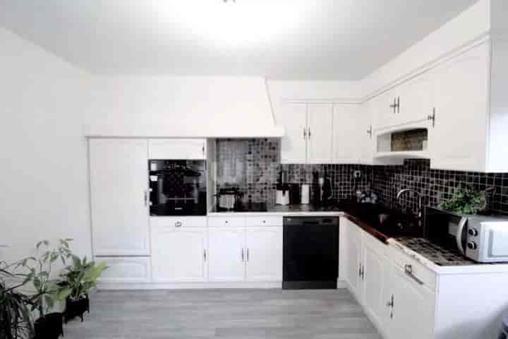 5 bedrooms house for sale in  France