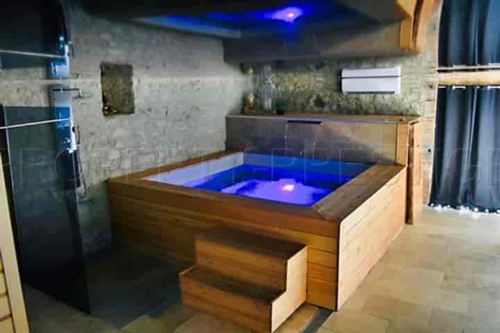 14 bedrooms other for sale in Leuc, France