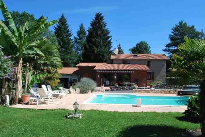 4 bedrooms house for sale in peyrat de bellac, France