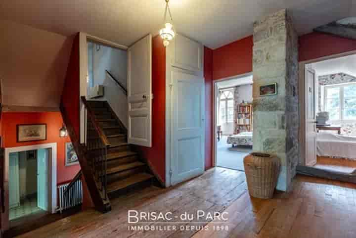 7 bedrooms house for sale in Villers-Farlay, France