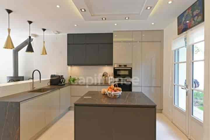 4 bedrooms house for sale in Maisons-Laffitte, France