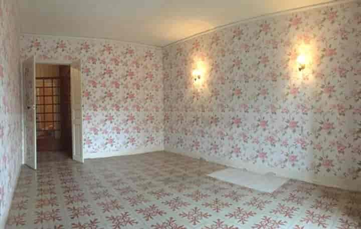 4 bedrooms house for sale in Pouzolles, France