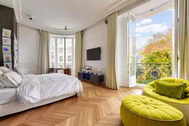 4 bedrooms apartment for sale in Paris 16eme, France