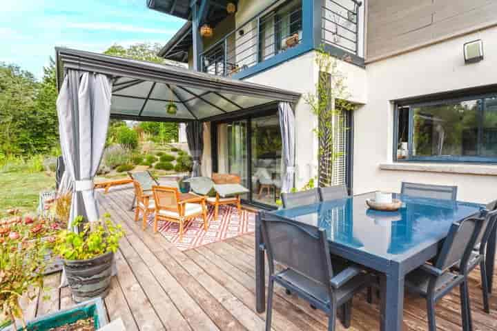 4 bedrooms house for sale in  France
