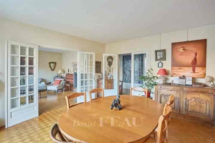 3 bedrooms other for sale in Paris 16eme, France