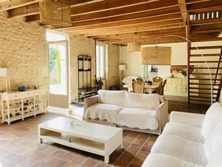 5 bedrooms other for sale in Semussac, France