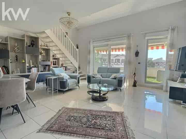 4 bedrooms apartment for sale in Hyeres, France