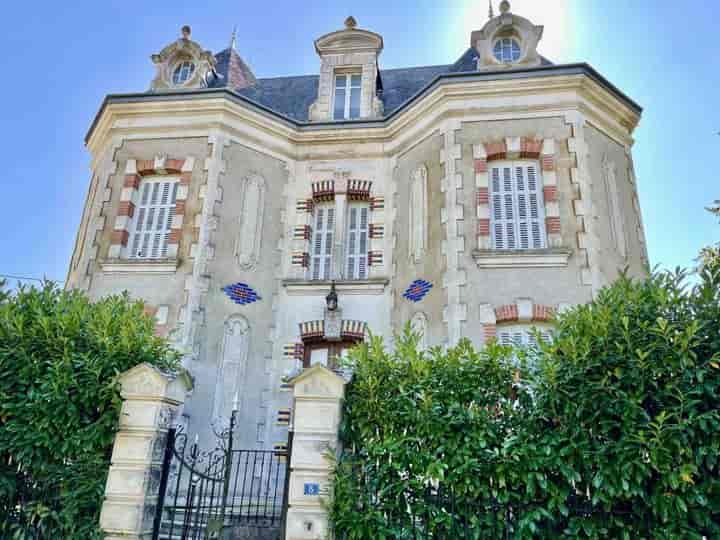 10 bedrooms house for sale in CHARROUX, France