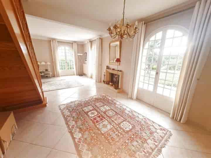 4 bedrooms house for sale in Noe, France