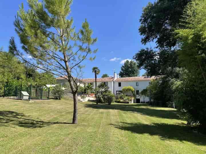 5 bedrooms house for sale in  France