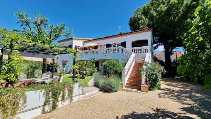 5 bedrooms house for sale in  France