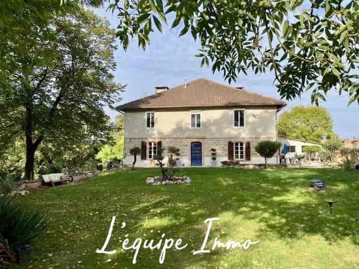 5 bedrooms house for sale in  France