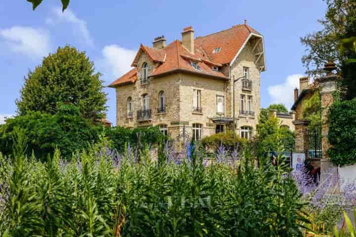 10 bedrooms house for sale in  France