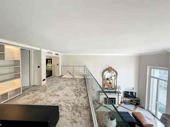 2 bedrooms apartment for sale in Cannes, France