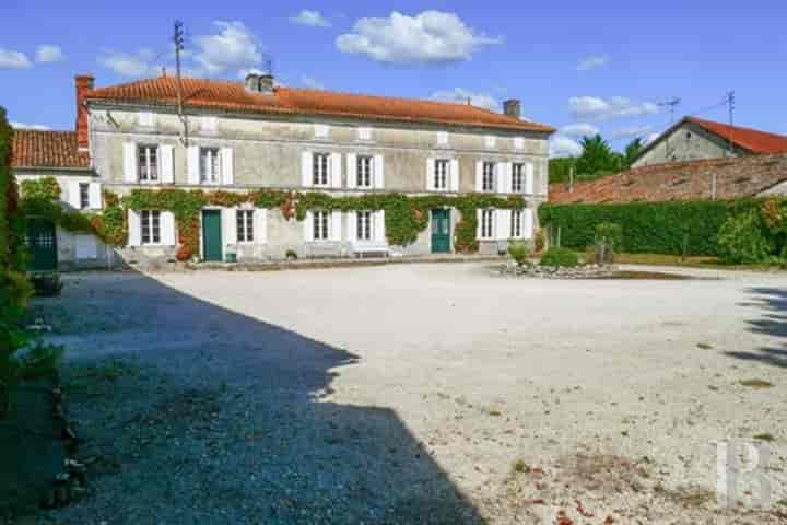 7 bedrooms house for sale in Cognac, France