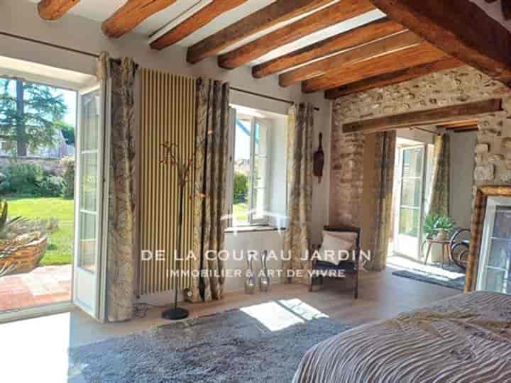 8 bedrooms house for sale in Magnanville, France