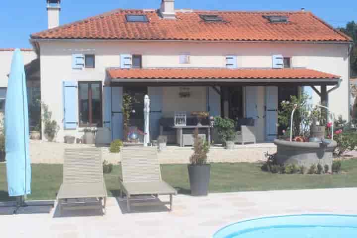 4 bedrooms house for sale in  France