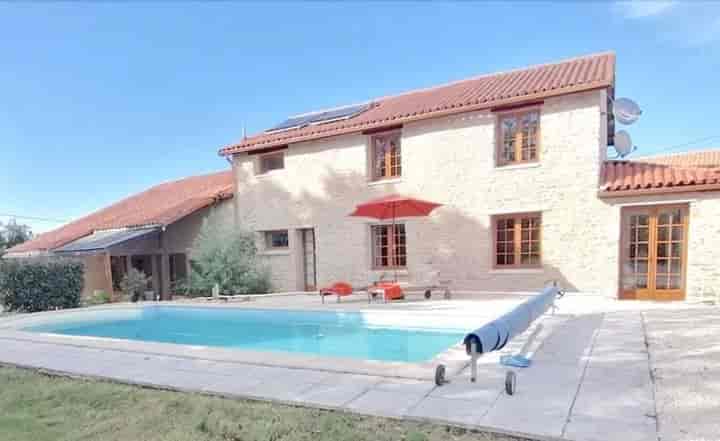 4 bedrooms house for sale in Poitou-Charentes, France