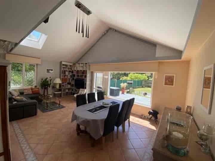 House for sale in Saint-Nolff, France