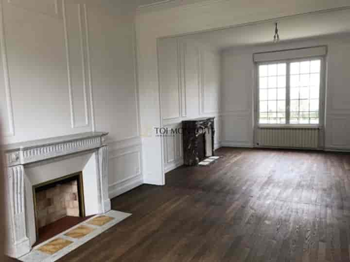 6 bedrooms house for sale in Survilliers, France