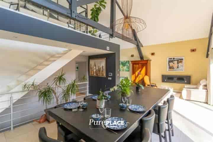 3 bedrooms apartment for sale in Bordeaux, France