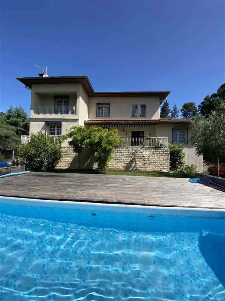 6 bedrooms house for sale in  France