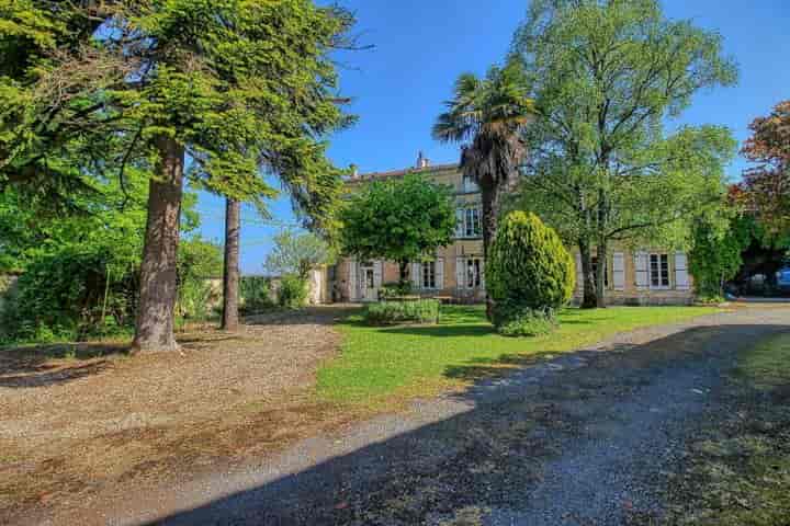 15 bedrooms house for sale in VINAX, France