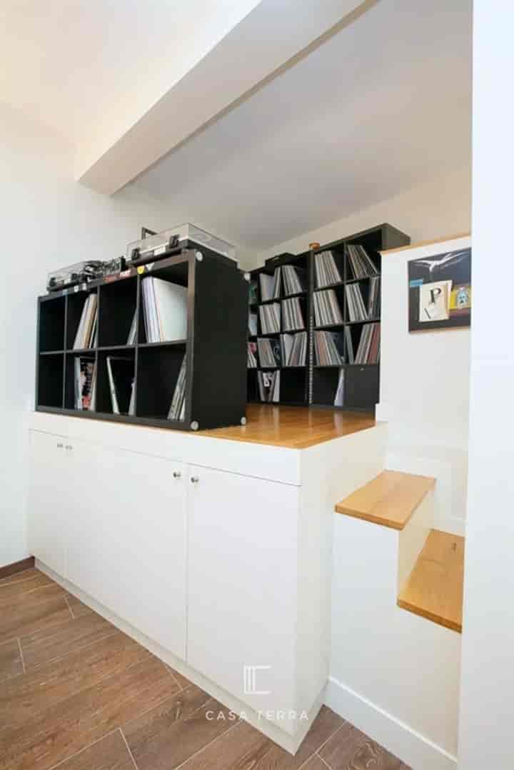 1 bedroom house for sale in Paris 7eme, France