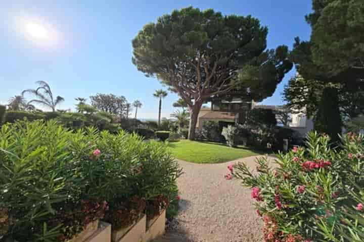 2 bedrooms apartment for sale in Cannes, France