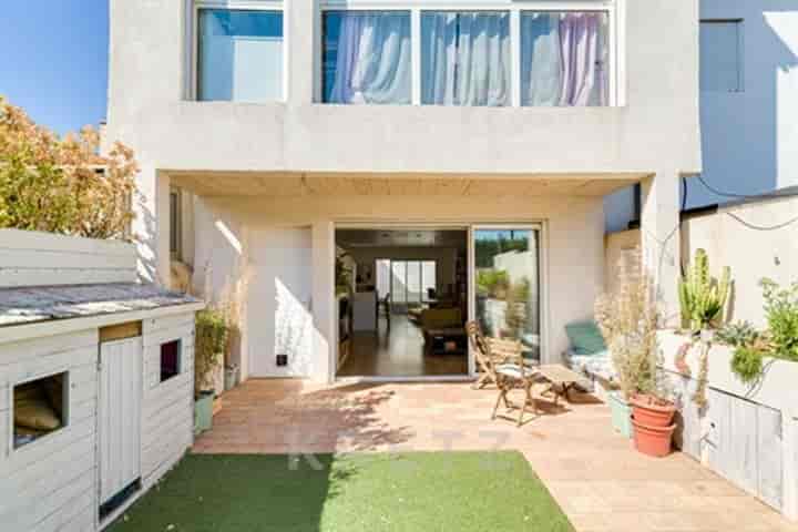 3 bedrooms house for sale in Marseille 8eme, France