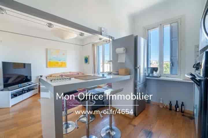 2 bedrooms apartment for sale in Marseille, France