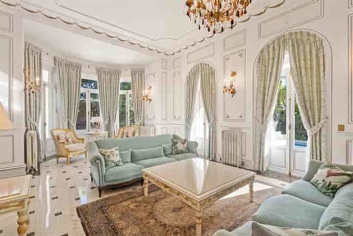 8 bedrooms house for sale in Antibes, France