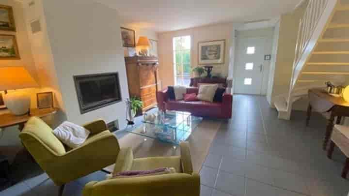 4 bedrooms house for sale in Lesigny, France