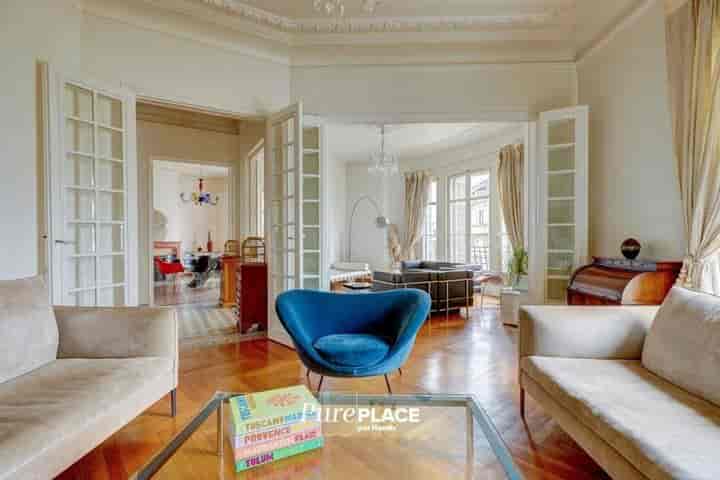 5 bedrooms house for sale in  France