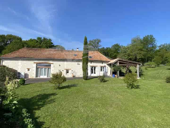 4 bedrooms house for sale in VAUX LAVALETTE, France