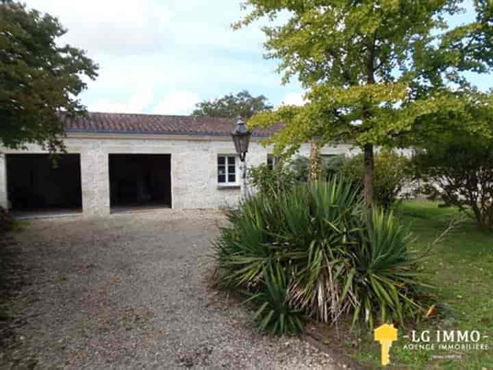 3 bedrooms house for sale in Mosnac, France