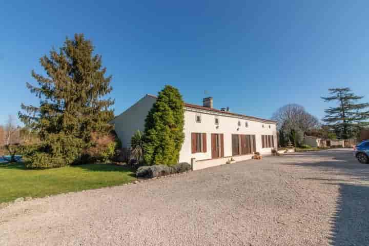 4 bedrooms house for sale in  France