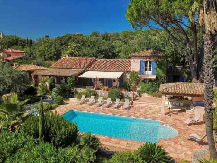 5 bedrooms house for sale in  France