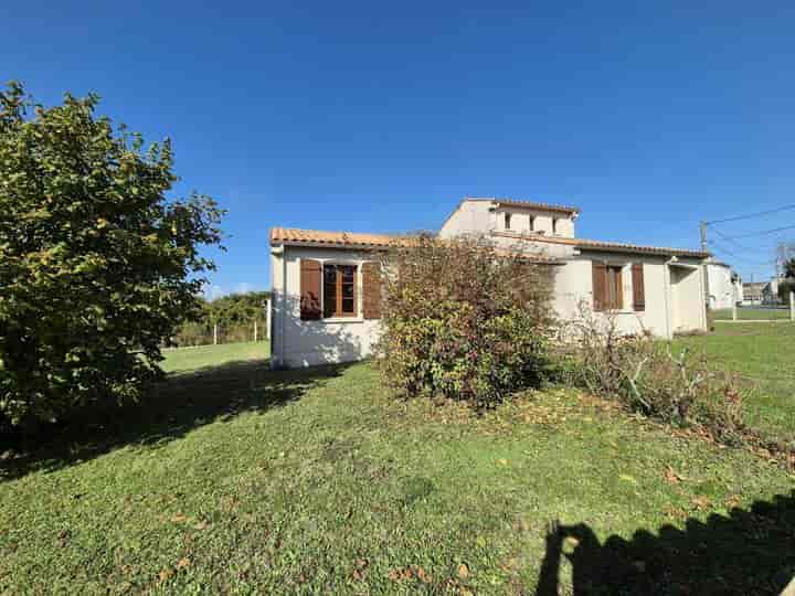 3 bedrooms house for sale in saintes, France