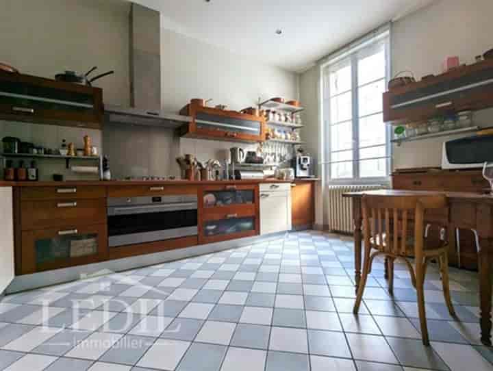 6 bedrooms other for sale in Agen, France