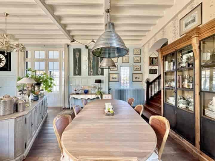 8 bedrooms house for sale in Blere, France