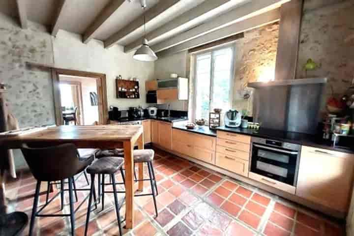 5 bedrooms house for sale in Cours, France