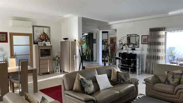 6 bedrooms other for sale in Voulangis, France