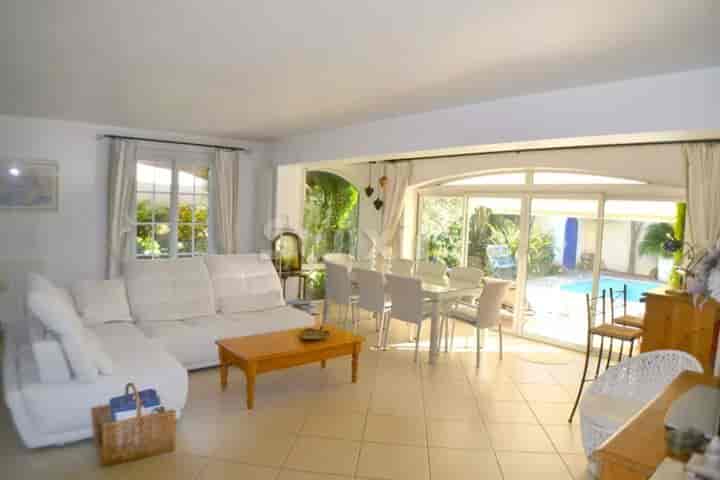 4 bedrooms house for sale in  France