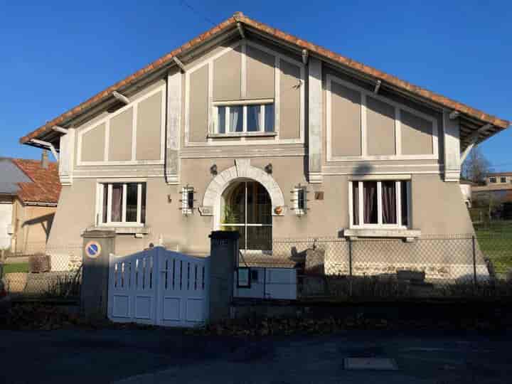 5 bedrooms house for sale in confolens, France