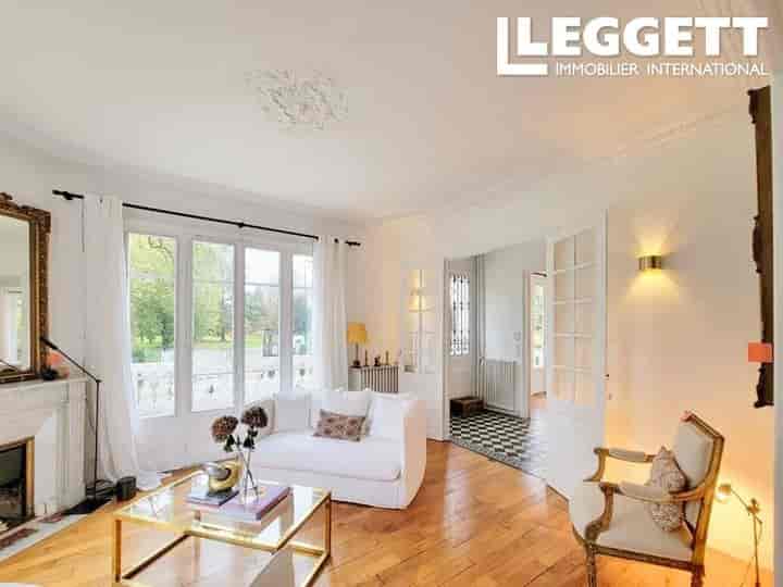 6 bedrooms house for sale in  France